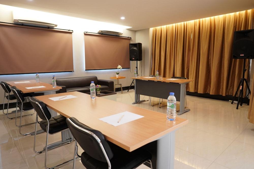 Green Point Residence Hotel Bangkok Ngoại thất bức ảnh